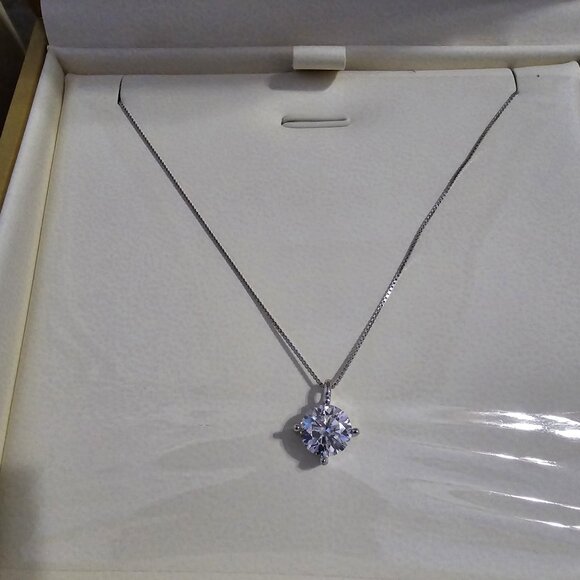 NIB/NWOT Beam and Bask 2 Carat Moissanite Necklace - Picture 5 of 13